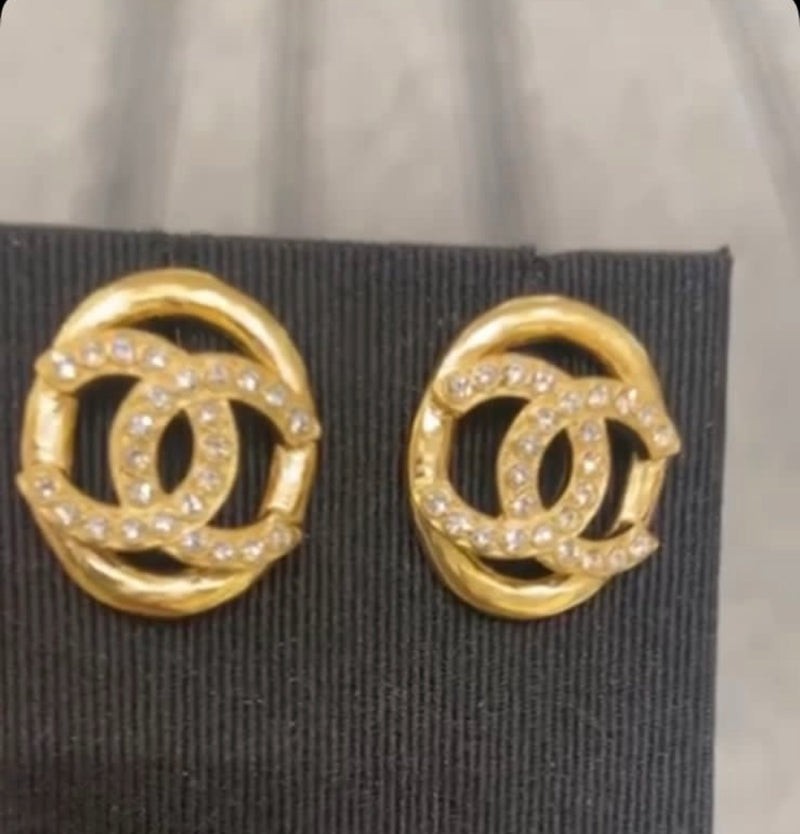 Chanel - Oval CC Vintage Earrings - Gold