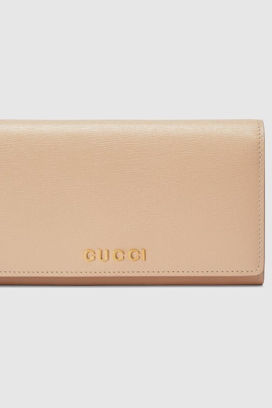 CONTINENTAL WALLET WITH GUCCI SCRIPT - light beige